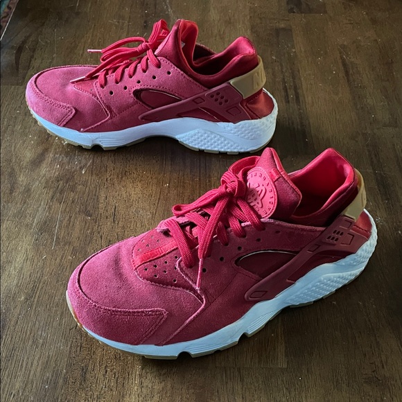 Nike Air Huarache in Red - Women’s Size 7.5 - Picture 3 of 7